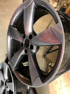silver diamond cut alloy wheel without rubber
