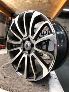 Scratched diamond cut alloy wheel without rubber